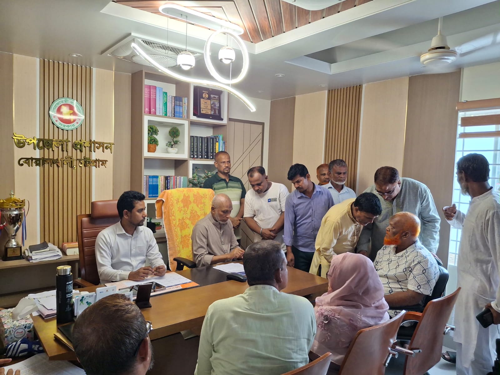 বোয়ালখালী থেকে শহরমুখী সিএনজি-টেম্পু হয়রানি বন্ধে সাংসদের সহযোগিতা চাইল চালক ও শ্রমিক ইউনিয়ন