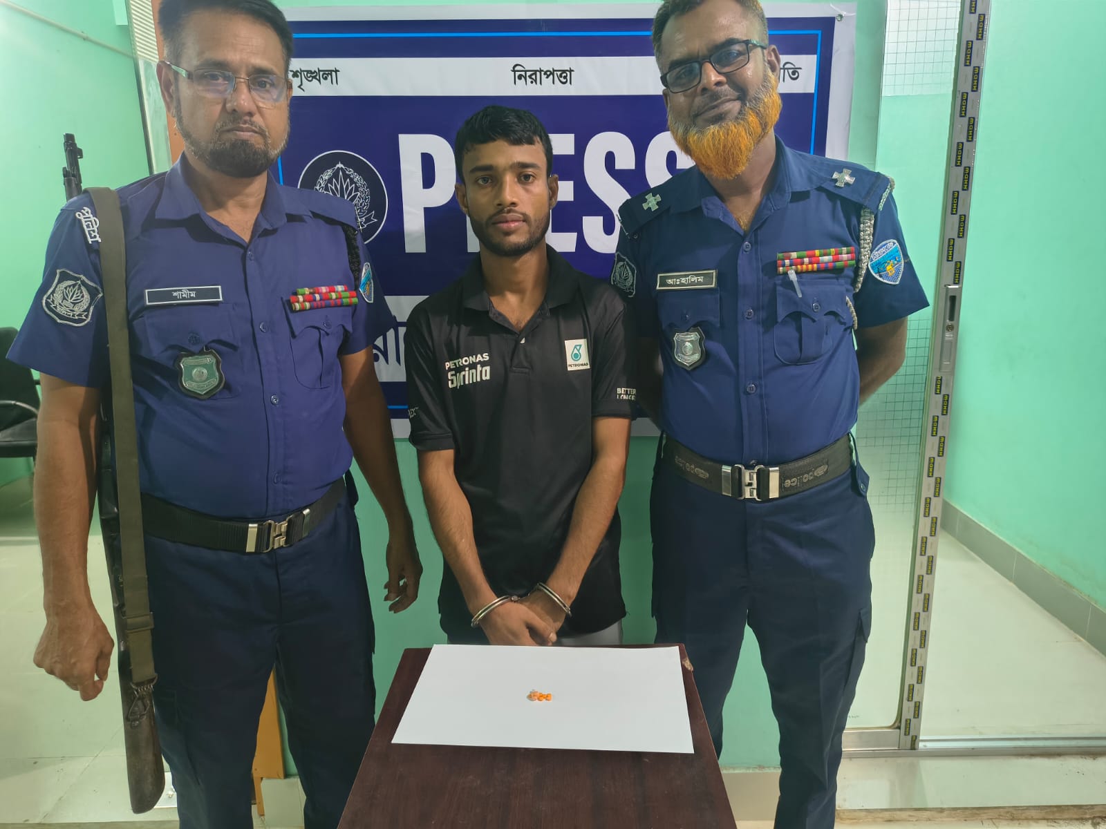 বোয়ালখালীতে ১১ পিস ইয়াবাসহ যুবক গ্রেপ্তার